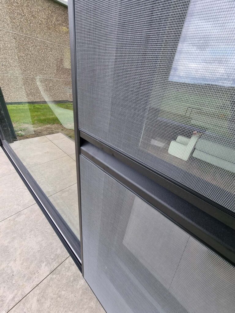 AJMAT Fabricant de chassis Schuco moustiquaire 5 couliss